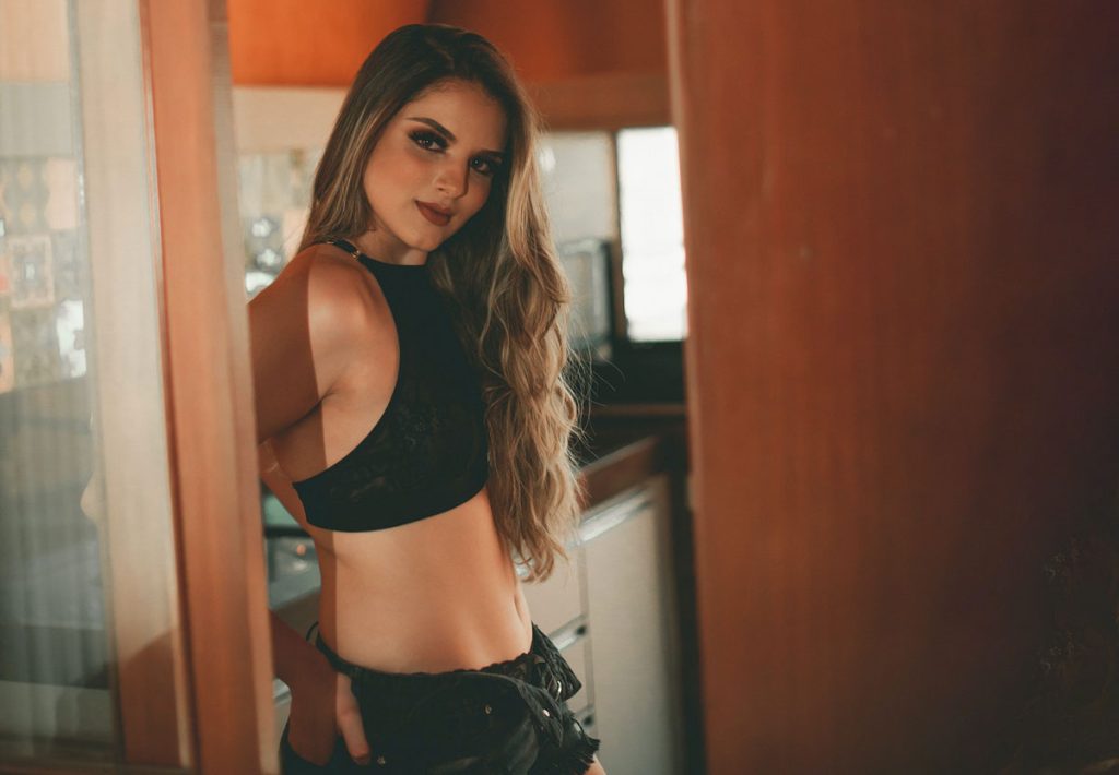 single ecuadorian women